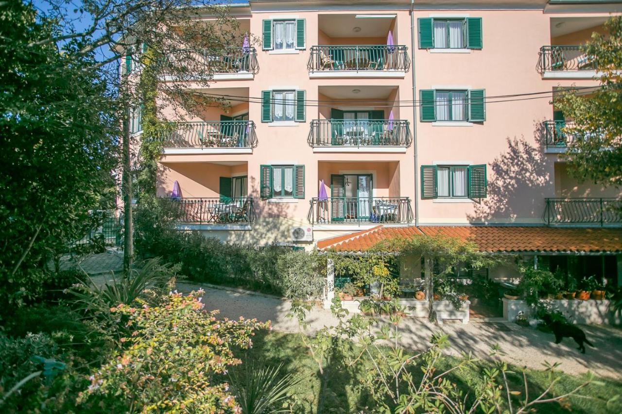Villa Mareonda - Apartments Sussurro Rovinj Kültér fotó